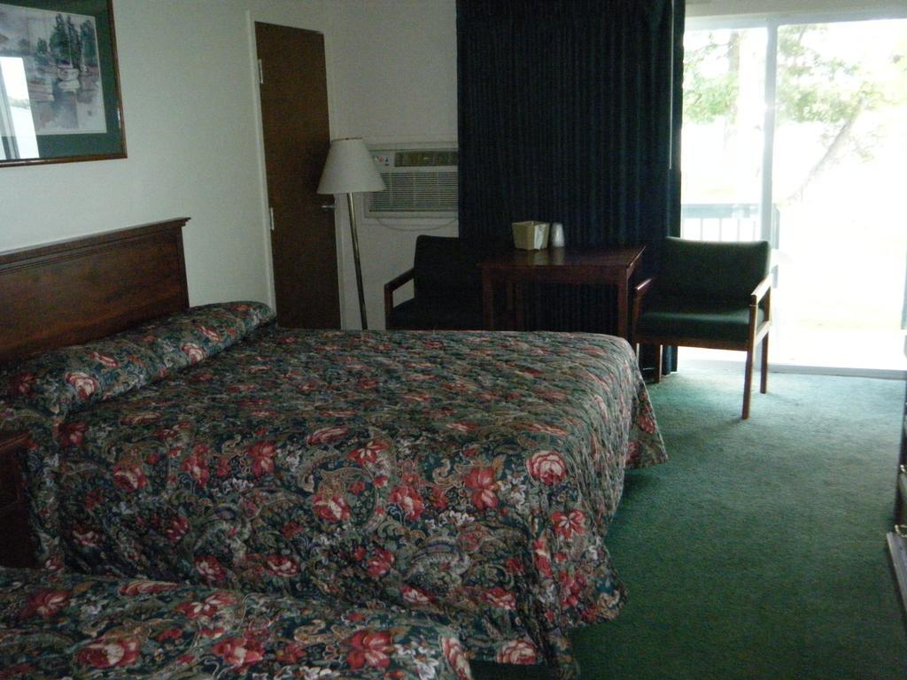 Cadillac Sands Resort Habitación foto